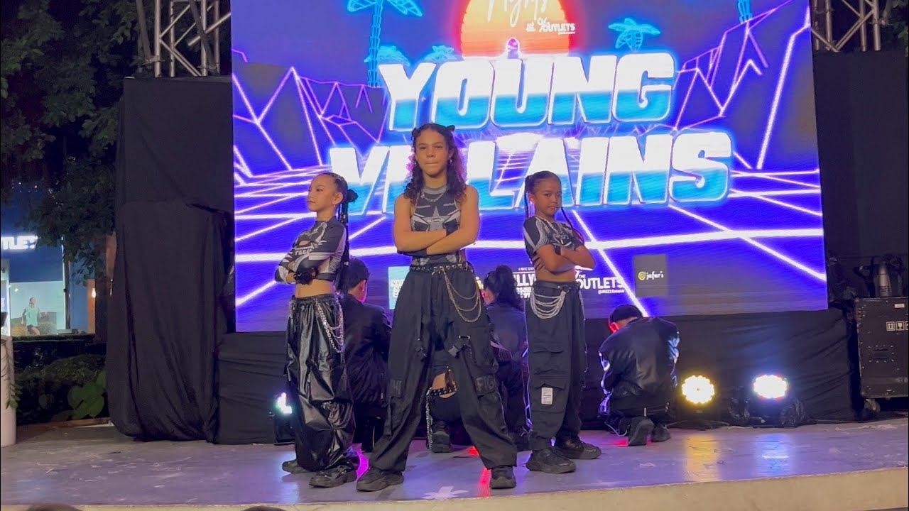 HALLYU NIGHTS @ the Outlets - RUN BTS - @BTS 