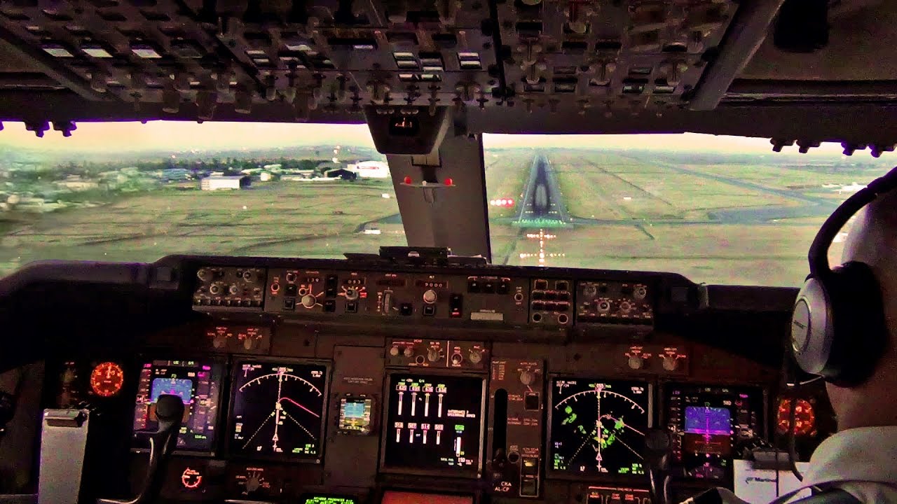 Sunset Landing Nairobi   KLM Boeing 747 400F Cockpit View