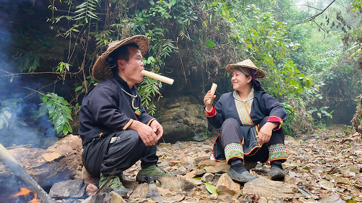 Dwarf Family SURVIVAL Skills : Wild Berries and Fresh Fruits is the BEST Choice