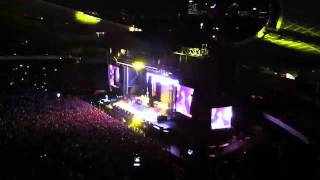 Details EMINEM ft Fans Performing Lose yourself - Sydney LIVE 2011 News