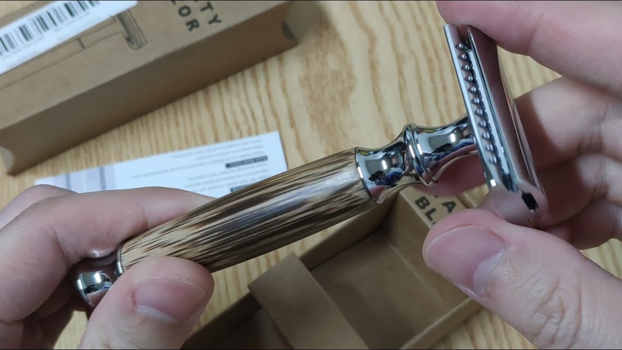 HAWARD Double-Edged Safety Razor 양날 면도기 - YouTube