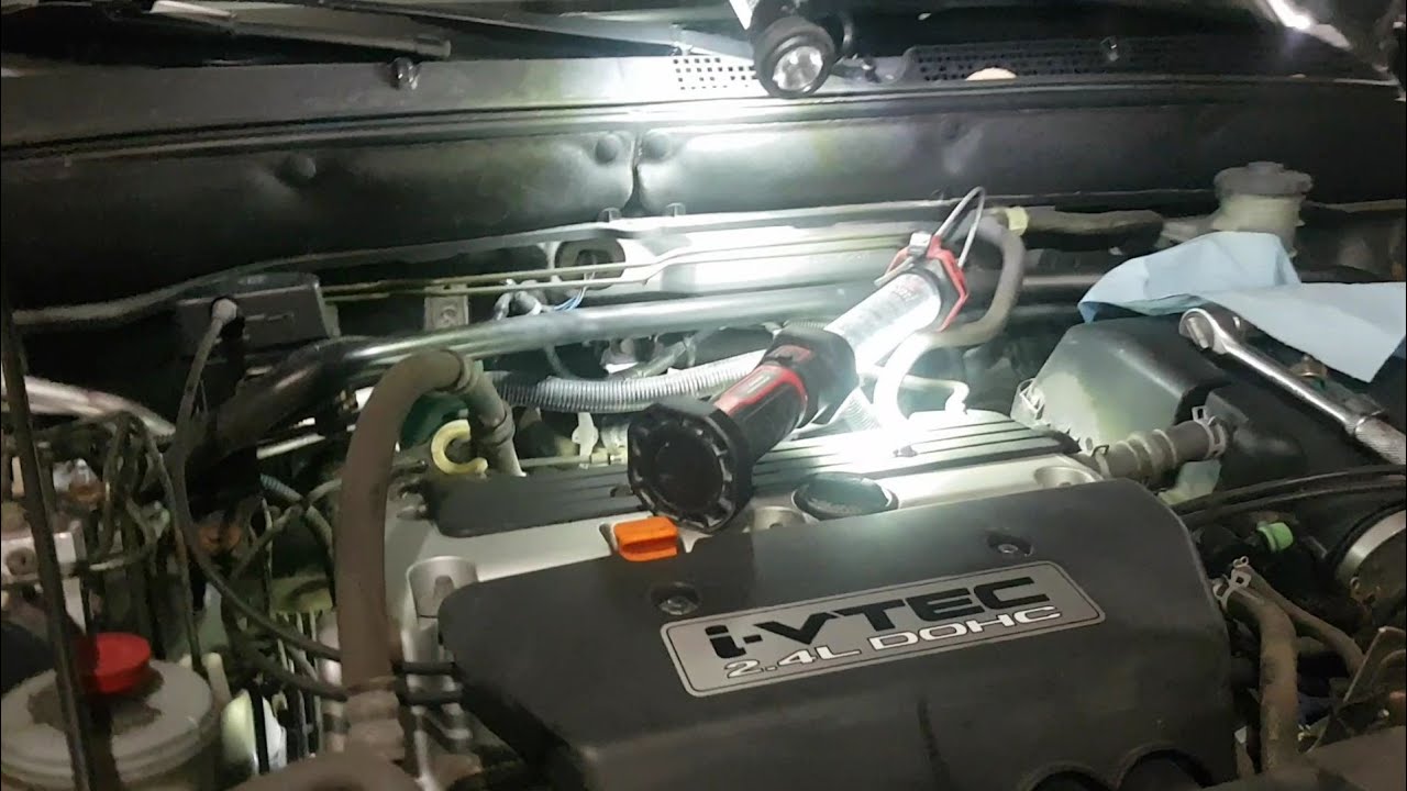 2002-06 Honda CRV oil leak at oil pressure sensor - YouTube