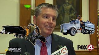 What Can A Grapple Truck Not Do? Grapple Trucks Loading Trees Debris Compilation