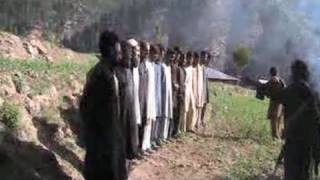 طالبان باكستان تبث شريطاً لإعدام عدد من رجال الأمن