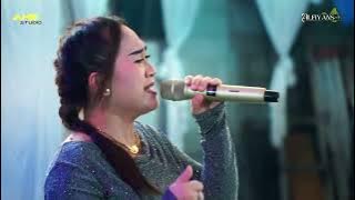 Emosi Diri - Sari Feriska & Mia Aviva ( LIVE COVER )