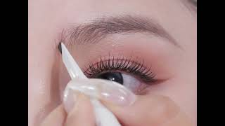 Natural eye makeup that works with every vibe.” ✨