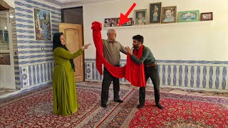 The shopkeeper's fatherly advice to Amina during Sajjad's divorce