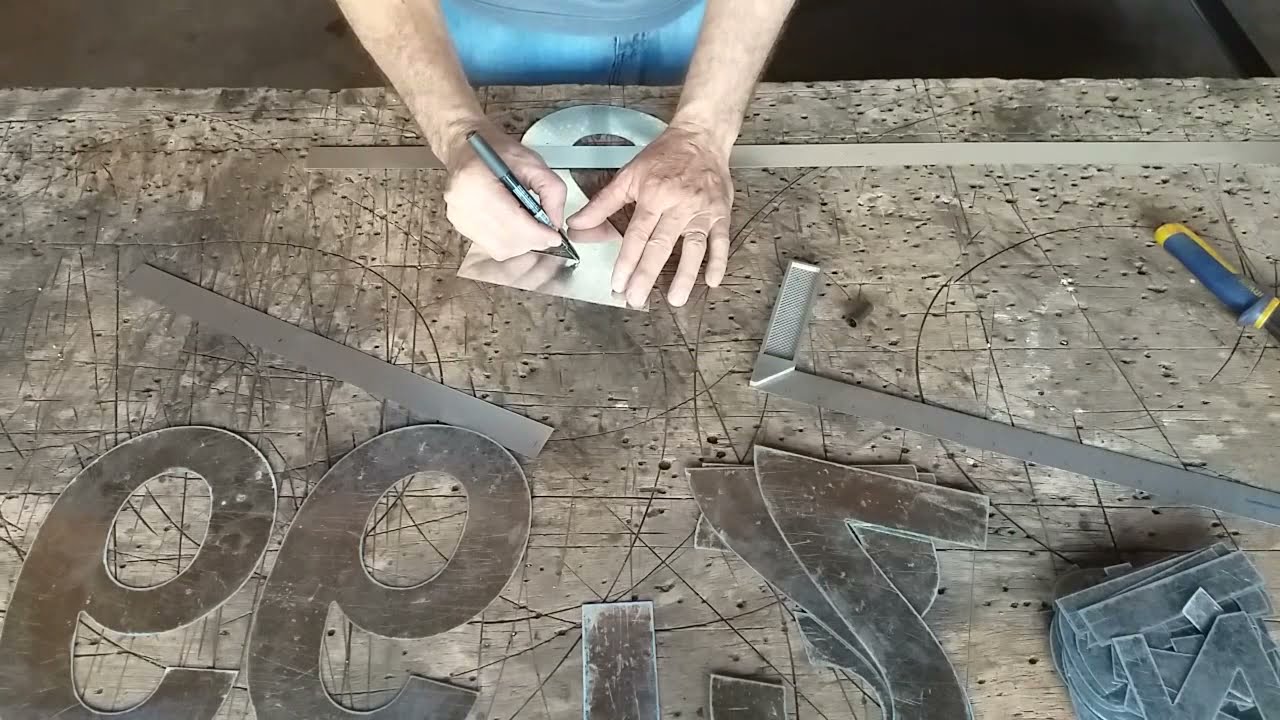 letras caixas em zinco.