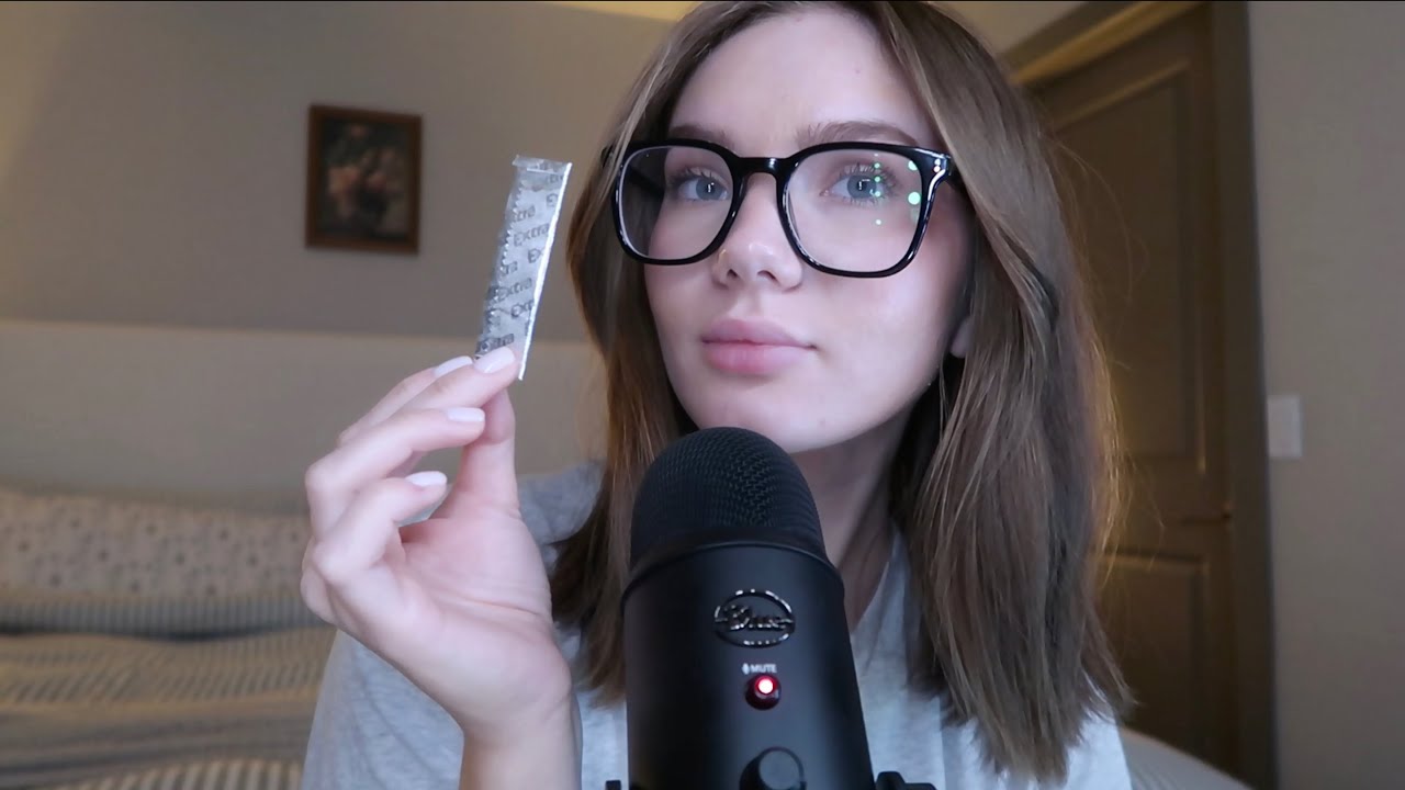 ASMR | chewing gum *mouth sounds*