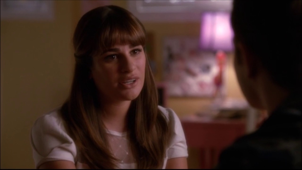 Download Glee - Kurt and Rachel talk in her bedroom 6x01