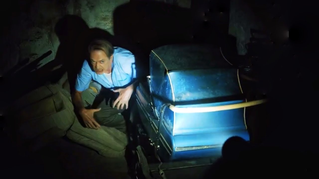 Hubie finds Mr Lambert as a werewolf scene — Hubie Halloween (2020