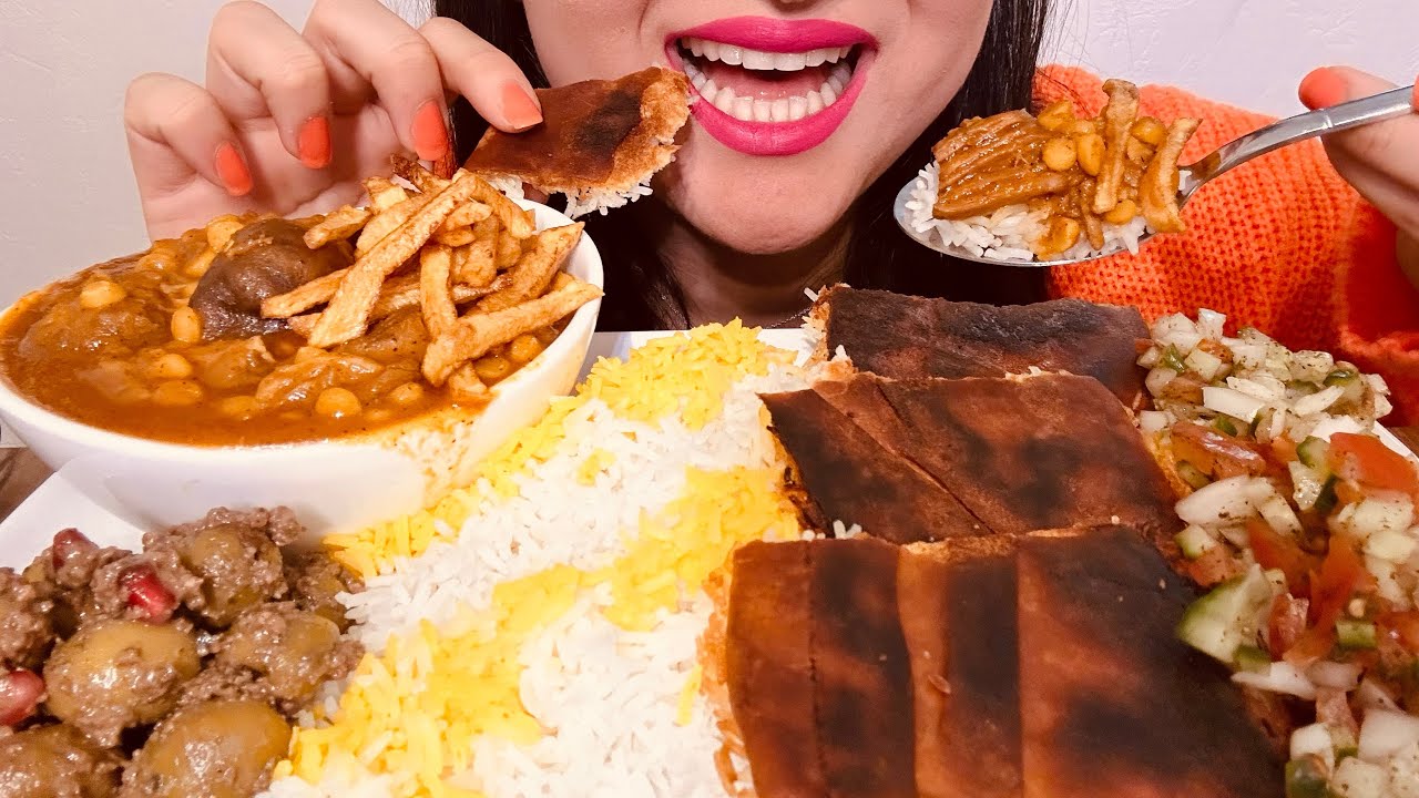 Asmr eating Persian food Gheymeh with rice|موکبانگ قیمه با برنج و ته دیگ و زیتون پرورده و سالاد