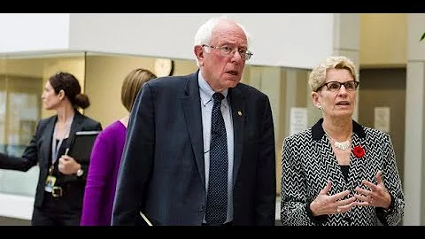 Bernie Shows US Doctors Canada's Single Payer Healthcare System