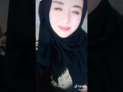 الفرق بين البيضة والسمرة البنت السمرا اذا تكحلت جاورت القمر والبنت البيضة اذا تكحلت شالتو من محلو