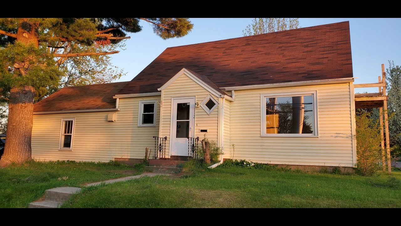 112 W Millard St, New London, WI 54961 - NO CREDITS