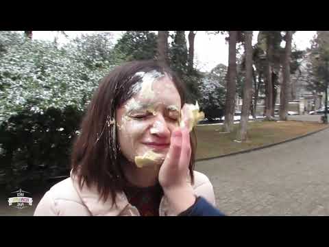 ქართველ გოგოს მაკიაჟის წასმა დაავიწყდა (მეტი პოზიტივი ერო)