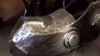 How to get a metal look with spray cans on your foam cosplay