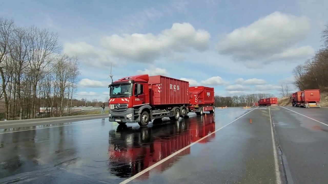 RCS Berufskraftfahrer/-innen beim Fahrsicherheitstraining