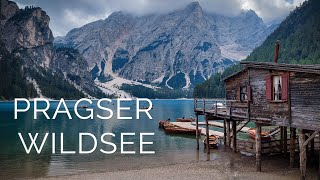 Entdecke die Schönheit des Pragser Wildsees aus der Luft
Videos:
https://www.youtube.com/@Phantom2pilots?sub_confirmation=true
Dieses Video zeigt atemberaubende Aufnahmen des malerischen Pragser Wildsees in den Dolomiten. Die Aufnahmen aus der Luft fangen die einzigartige Schönheit des Sees und seiner Umgebung aus der Vogelperspektive ein. Umgeben von majestätischen Bergen und Wäldern, ist der Pragser Wildsee ein beeindruckendes Naturwunder mit kristallklarem Wasser. Das Video gibt einen faszinierenden Einblick in die leuchtend grüne Landschaft und die dramatischen Berggipfel. Tauche ein in die Schönheit der Natur und genieße den Anblick des Pragser Wildsees aus der Luft. Entdecke die Schönheit des Pragser Wildsees aus der Luft