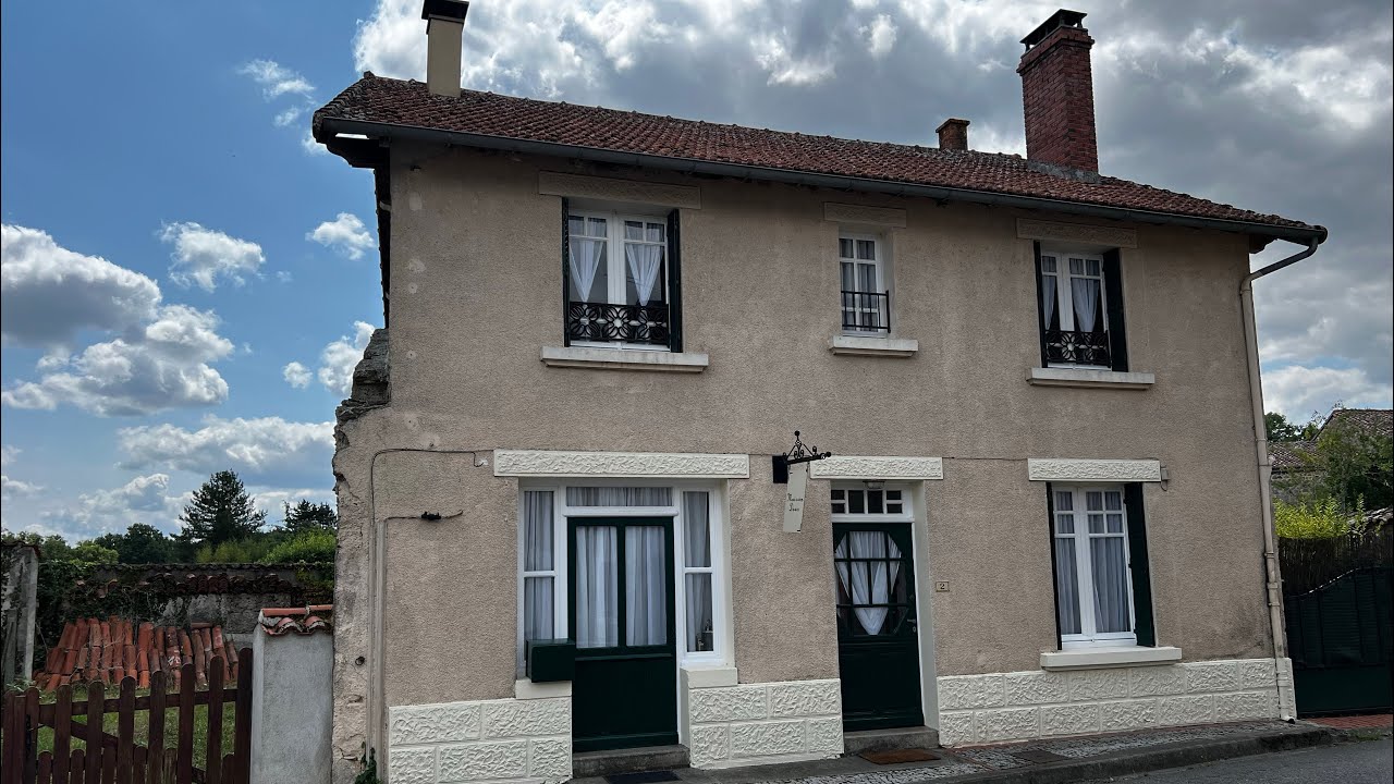 106,000. Abzac, 16500. 3 bed, 3 bath, bed & breakfast opportunity, cute detached stone house