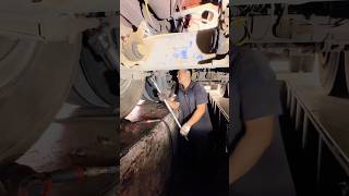 Rear three axles of asynchronous trailer #mechanic #tools