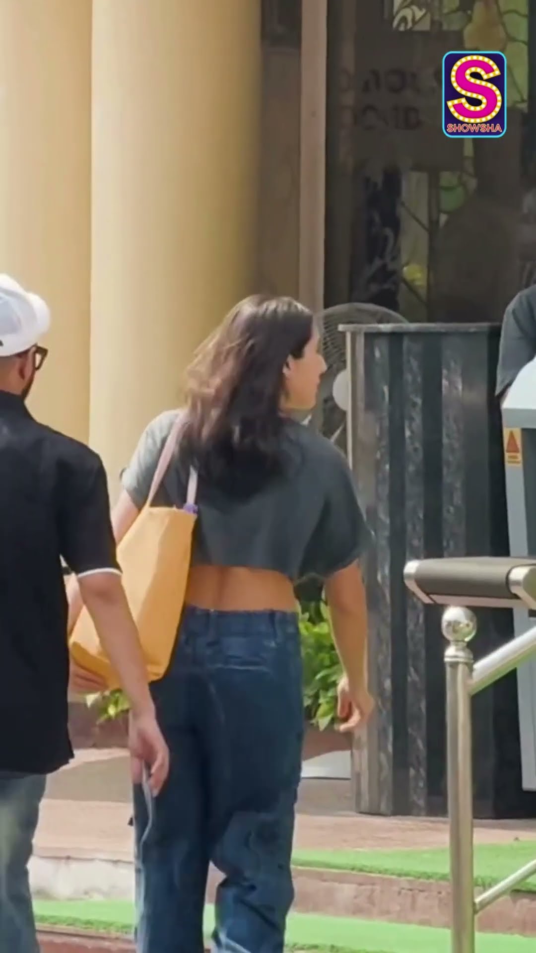 Sara Ali Khan Visits Papa Saif At Lilavati Hospital-Likely To Get Discharge Tomorrow | N18S