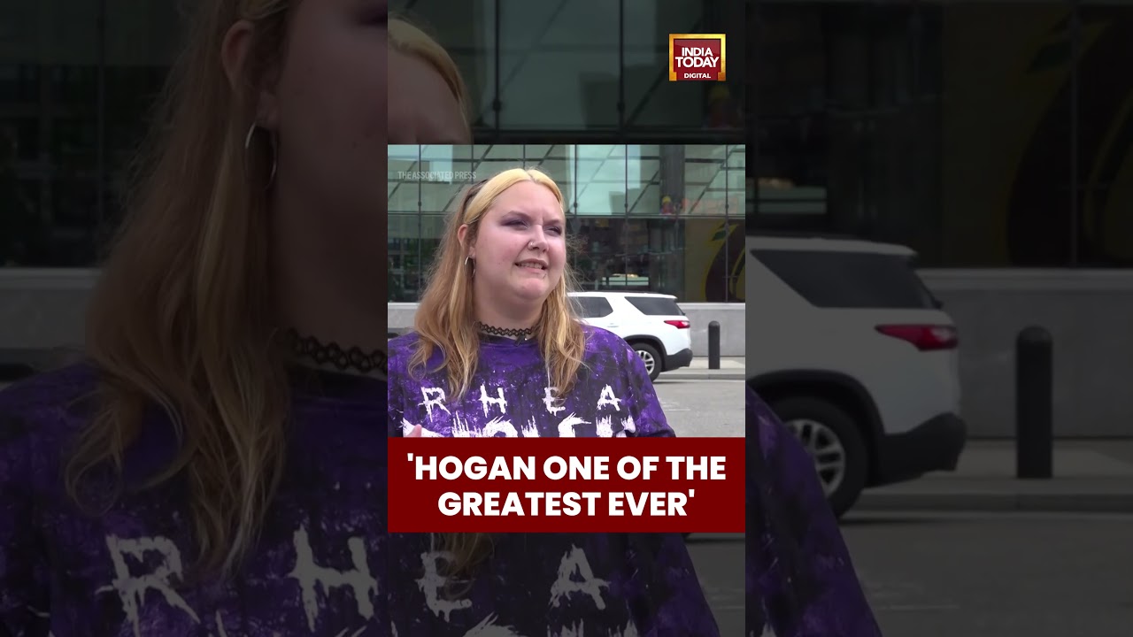 Wrestling Fans Pay Homage To WWE Legend Hulk Hogan | India Today