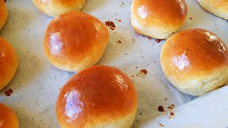 THE ULTIMATE BRIOCHE BURGER BUNS