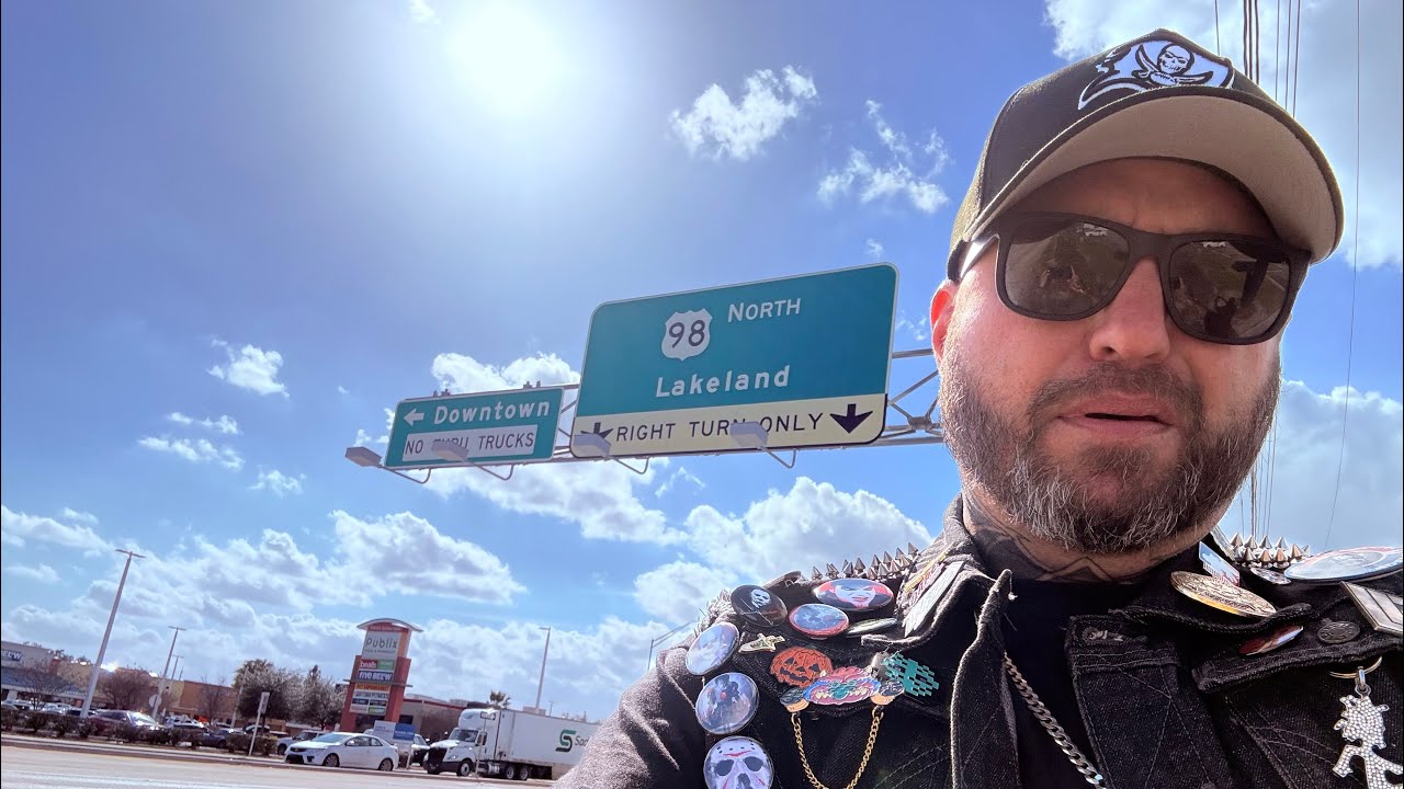 Episode 53  Mini Road Trip. Cassadaga/Spook Hill/Hogan's Place/Carnival World Museum/Cemeteries. 