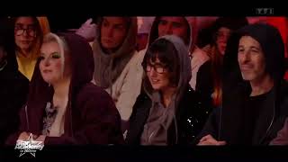 Anouk et Héléna chantent "Capuche"
