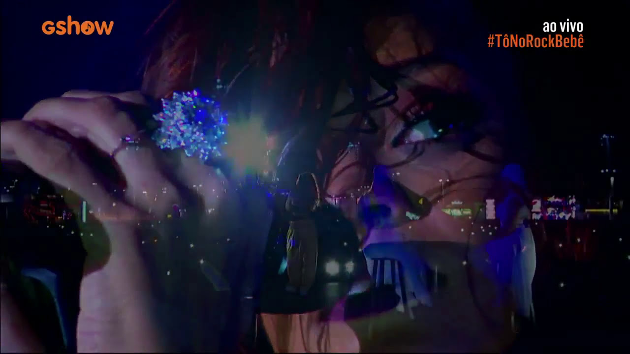 Rihanna - Love The Way You Lie (Live At Rock In Rio 2015) - YouTube