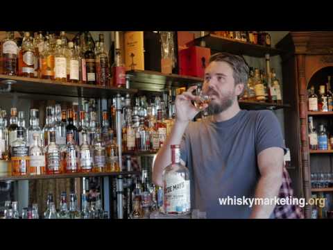 Video: Ulasan: Clyde May's, Slammin 'Alabama Bourbon - The Manual