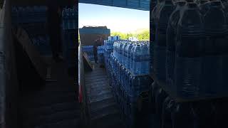 بارگیری آبمعدنی سواناLoading Sovana Sepidan Mineral Water To Ramshir Khuzestan Oil Drilling Company