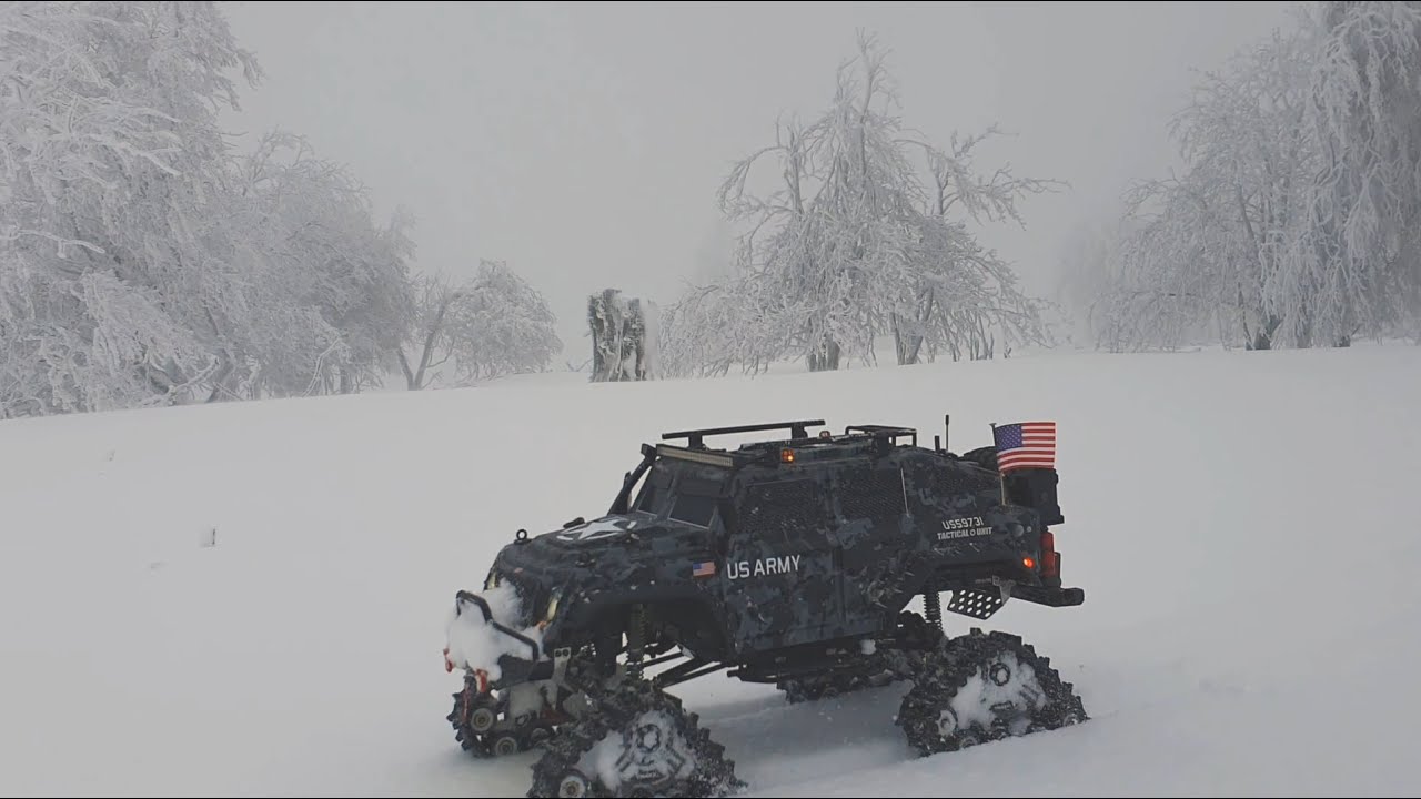 Traxxas TRX 4 Tactical Unit im Schnee