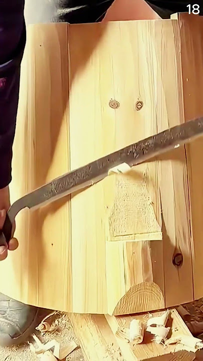 Cara yang cerdas menyerut kayu dengan alat super tajam #shorts