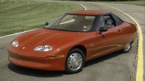 MotorWeek | Retro Review: 1997 GM EV 1
