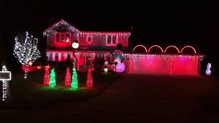 2017 Christmas Light Show   The Holiday Spirit in Each of Us