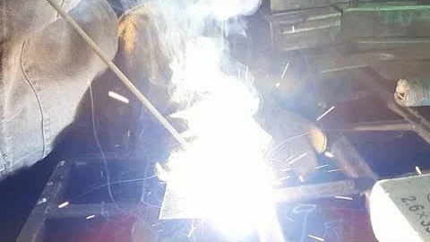 Липнет, тухнет, не зажигается! Пробуем  правильно и быстро зажигать электрод.