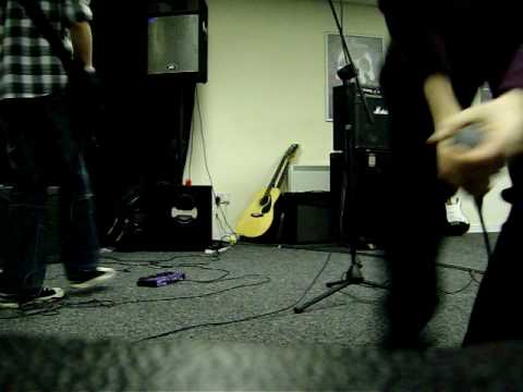 Exclusive "Radio"Rehearsal Footage