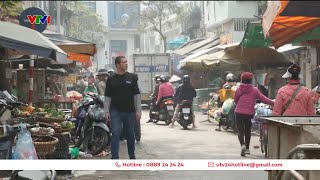 Người nước ngoài ấn tượng với lối sống của người Việt | VTV24