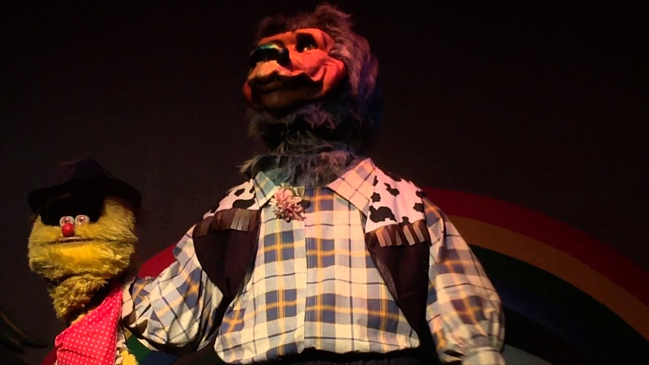 Hard Luck Bears Aka The Rock-afire Explosion at Gullivers Land 2nd visit 2015