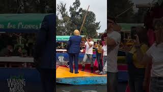 Make Xochimilco Great Again! El Trump anda disfrutando las trajineras de Xochimilco #trump #mexico