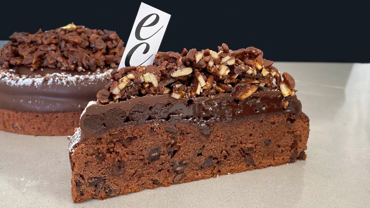 Cake de chocolate y Almendra caramelizada / Chocolate cake and caramelized almonds