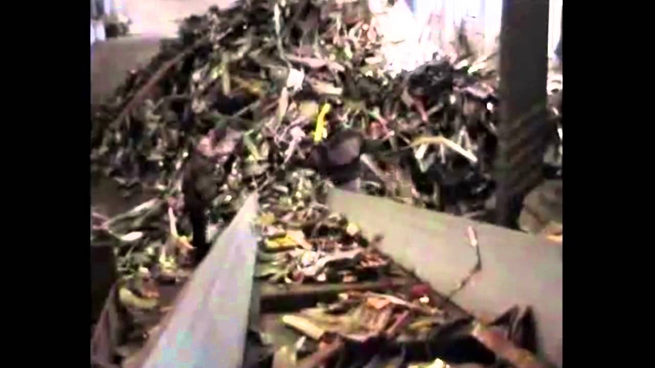 Дробление металла двухвальной дробилкой DR 240. 