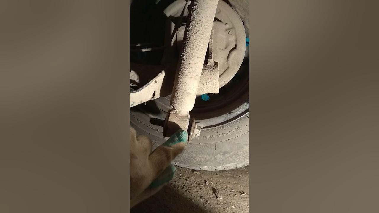 рено логан 2 стук сзади на кочках