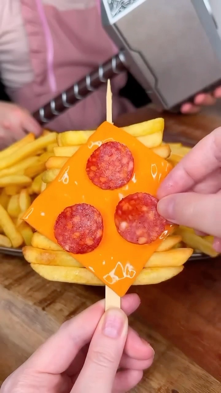 FRIES PIZZA? @chefkoudy