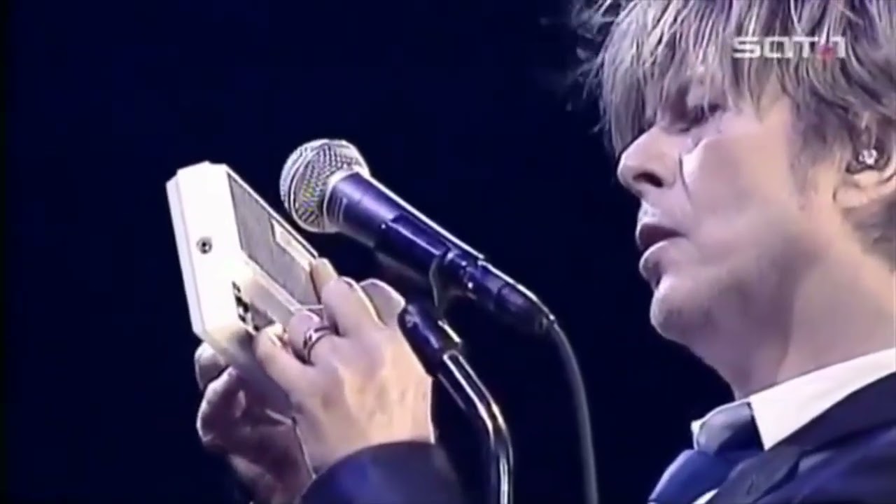 David Bowie Live playing Slip Away on the Stylophone! - YouTube