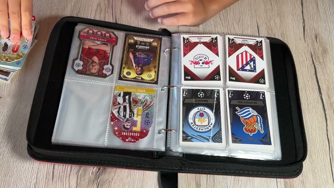 Ich sortiere meine Fußball Karten 