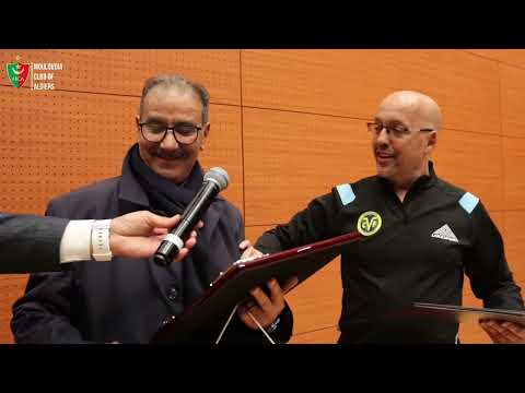 مسؤول أكاديمية فياريال في كندا يهدي عمرة لمدربه السابق في شبان المولودية مجيد أودينة 