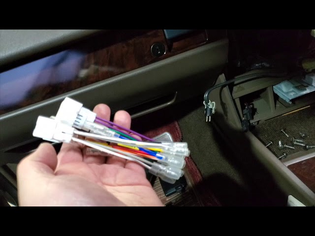 昭和の車 Y31セドリック オーディオ変えてみました！ - YouTube